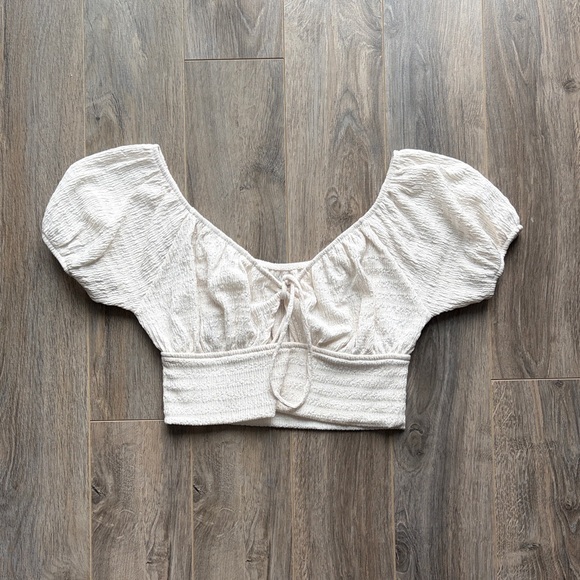 American Eagle Outfitters Tops - American Eagle Cream Puff Sleeve Top